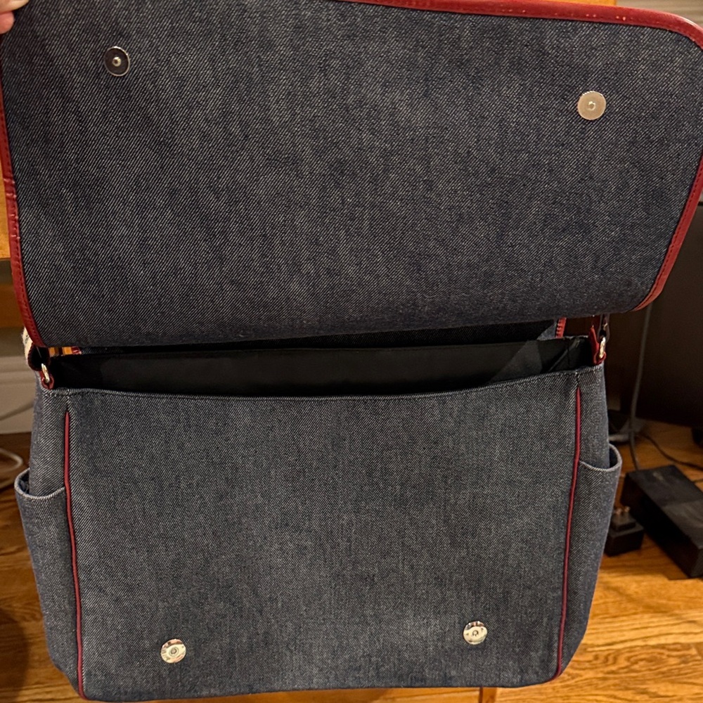 Burberry Blue Crossbody Bag with Red Accents - Picture 2 of 3
